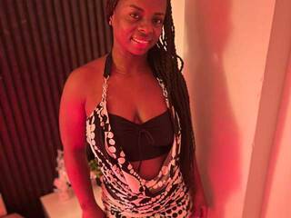 צ'אט וידאו ארוטי Naomii-Cooper