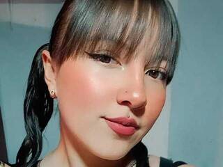 צ'אט וידאו ארוטי naomythx