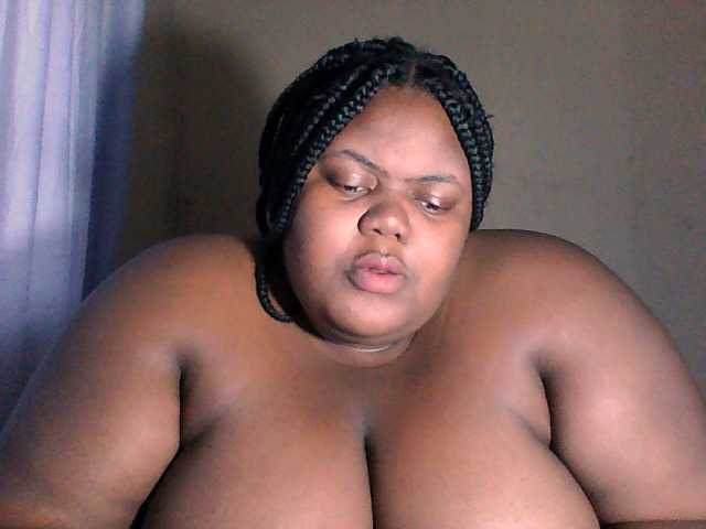תמונות NatashaBlack Hello. im a bbw #ebony #lovense #bigtittys, #bigass #hairy ass flash 20, boobs 15, naked 50, pussy 30. live show 100tkns for 5 mins, the rest in private