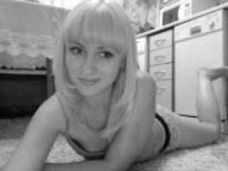 צ'אט וידאו ארוטי natrina2012