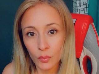 צ'אט וידאו ארוטי naty-stone