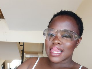 צ'אט וידאו ארוטי Naughty-pussy1