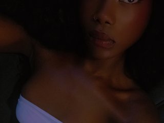 צ'אט וידאו ארוטי NaughtyCherie