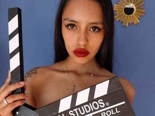 צ'אט וידאו ארוטי Naugthy-lucy