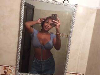 צ'אט וידאו ארוטי Naybrownie