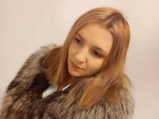 צ'אט וידאו ארוטי NellaHeart