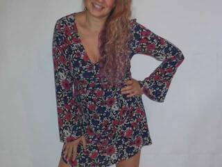 צ'אט וידאו ארוטי NelleTEASE