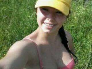 צ'אט וידאו ארוטי nessaa