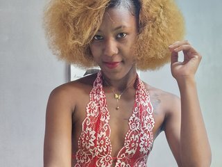 צ'אט וידאו ארוטי Ngitah