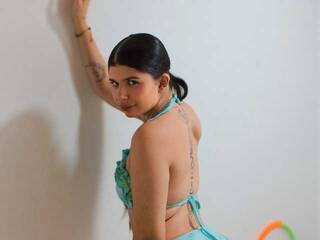 צ'אט וידאו ארוטי Nicolane-Palmer1