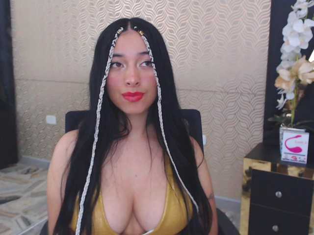 תמונות NicoleCollema hello guys I'm new I would like to masturbate for you