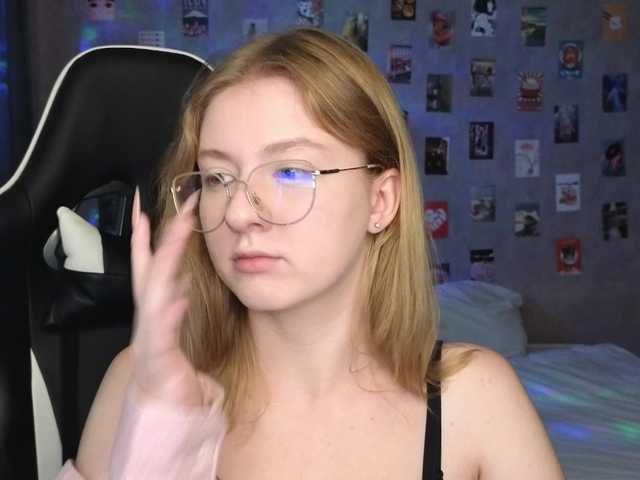 צילומי מסך משודרים NicoleEniston