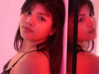 צ'אט וידאו ארוטי NicoleHills