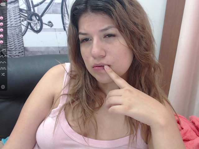 צילומי מסך משודרים NicoleMoore