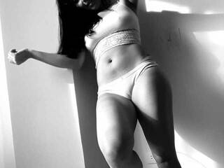 צ'אט וידאו ארוטי NicoleRomero