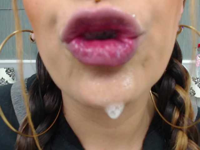 צילומי מסך משודרים NicolleWayne