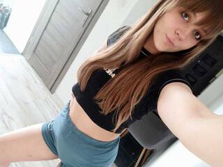 צ'אט וידאו ארוטי NicollKiss