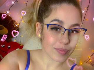 צ'אט וידאו ארוטי NicollSweetXo