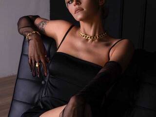 צ'אט וידאו ארוטי NikaChase