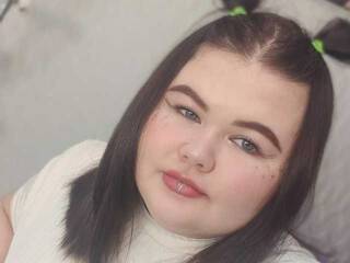 צ'אט וידאו ארוטי Nikki-Zen