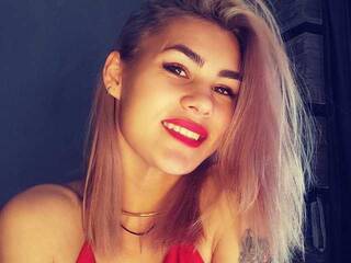 צ'אט וידאו ארוטי NikkiSaphire