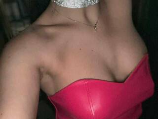 צ'אט וידאו ארוטי Nikolettaxl