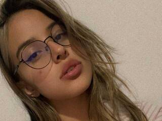 צ'אט וידאו ארוטי NikolleWinner