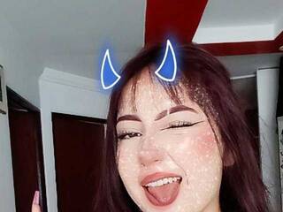 צ'אט וידאו ארוטי niky-cherry