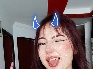 צ'אט וידאו ארוטי niky-cherry