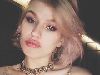 צ'אט וידאו ארוטי NinaVann