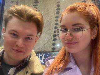 צ'אט וידאו ארוטי NudeFox