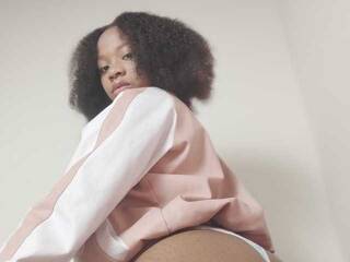 צ'אט וידאו ארוטי NuruAziza