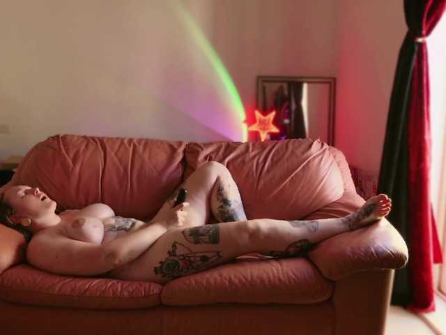 צילומי מסך משודרים NylonQueen