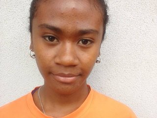 צ'אט וידאו ארוטי NYRINAH