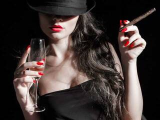 צ'אט וידאו ארוטי naked_taxi_dispatcher