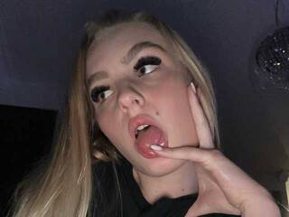 צ'אט וידאו ארוטי OliviaKisss