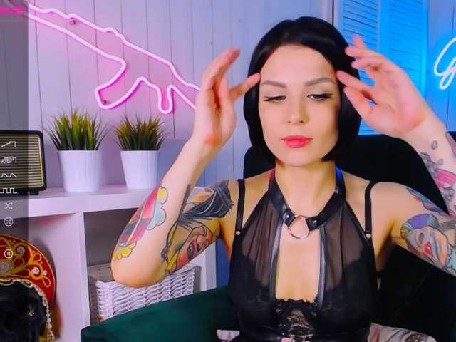 צילומי מסך משודרים Katherine_Moor