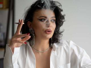 צ'אט וידאו ארוטי OnlyNicolle