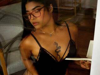 צ'אט וידאו ארוטי Pamela-Moreno