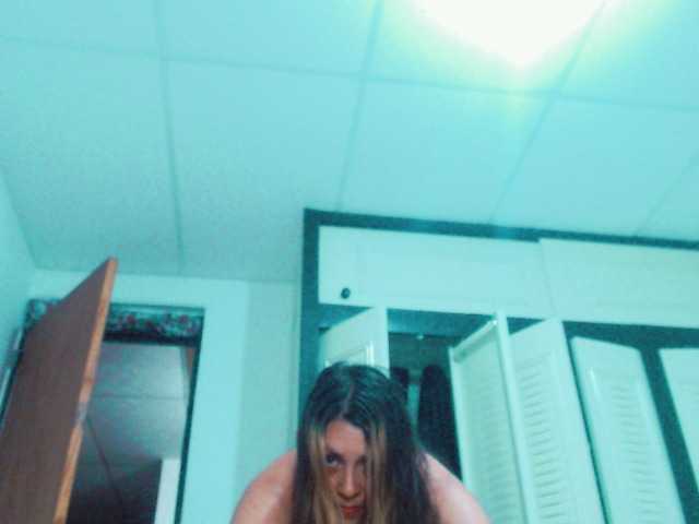 תמונות ParisDannie fuck my hairy pussy gusy.. curvy latina here ..new here ;) #latina #lovense #hairypussy #anal #squirt #fontaine # feet