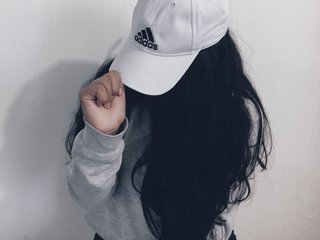 צ'אט וידאו ארוטי paty-white