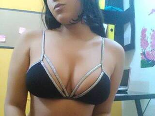 צ'אט וידאו ארוטי PaulinaRedds