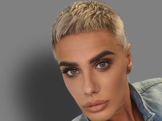 צ'אט וידאו ארוטי Pauline7