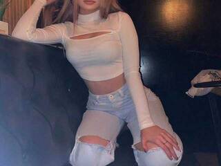 צ'אט וידאו ארוטי strawberrybby