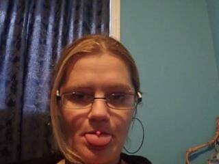 צ'אט וידאו ארוטי pinkyjk12