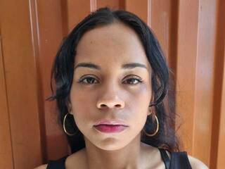 צ'אט וידאו ארוטי Pocajontas25