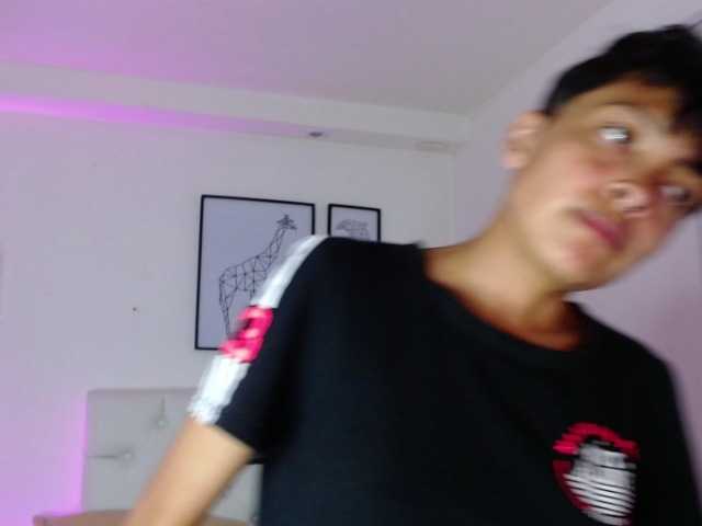 צילומי מסך משודרים Pretty-black