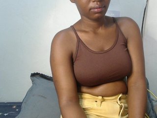 צ'אט וידאו ארוטי prettyebony1