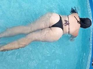 צ'אט וידאו ארוטי PricklyPotion