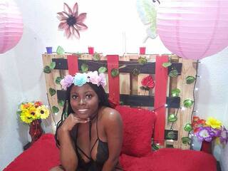 צ'אט וידאו ארוטי prime-agatha